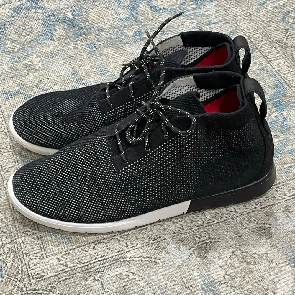 UGG Treadlite by UGG Australia Collection Mens Rare  Sneaker Both Size 12